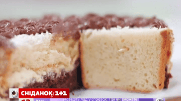 Вберегти торт від засихання можна за допомогою хліба