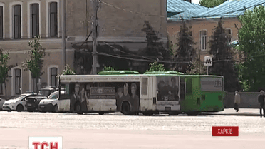 Поки в Полтаві судять Кернеса, у центрі Харкова розпочинається мітинг на його підтримку