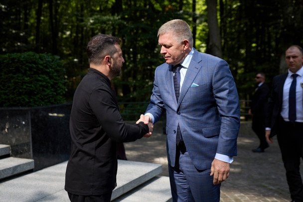 Зеленський зустрівся з Фіцо — про що говорили