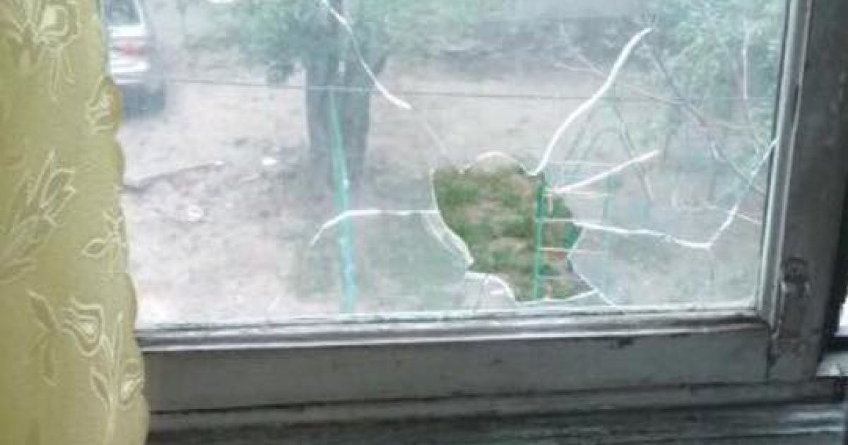 обстріляні вікна податківців_2 / © Юрий Луценко /Facebook