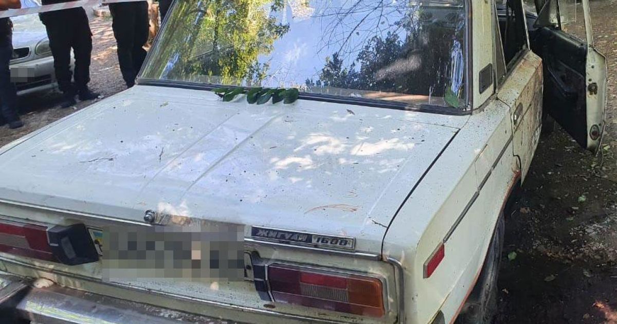 У Дніпрі у припаркованому авто вибухнула граната - загинув водій