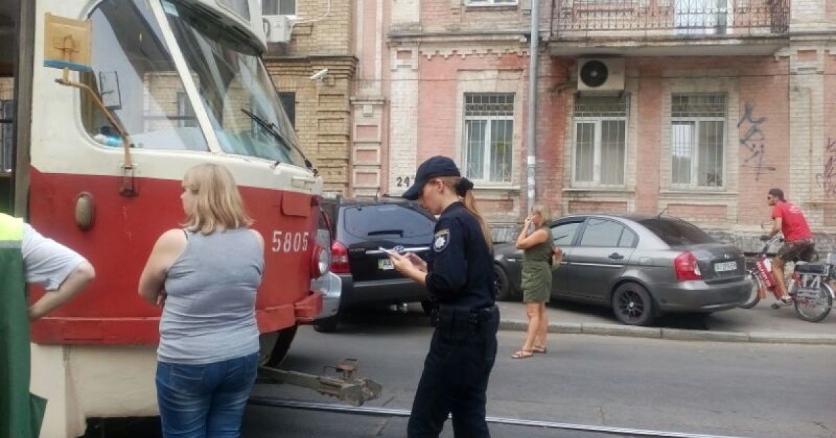 Подробности ДТП выясняет полиция / © ТСН.ua