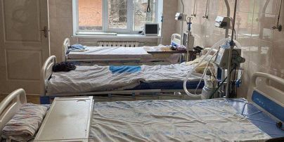 Больницы в Крыму Россия превращает в военные госпитали, а персонал отправляют на материковую Украину
