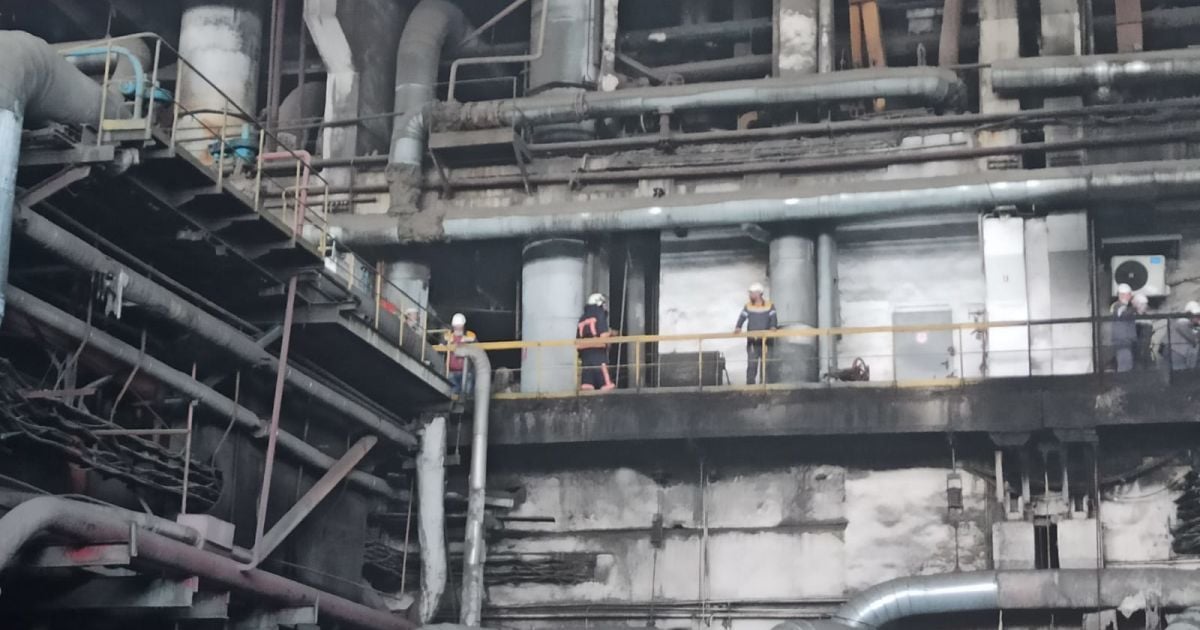 На Прикарпатті на ТЕС спалахнула масштабна пожежа, її ліквідовують 57 рятувальників: подробиці та фото