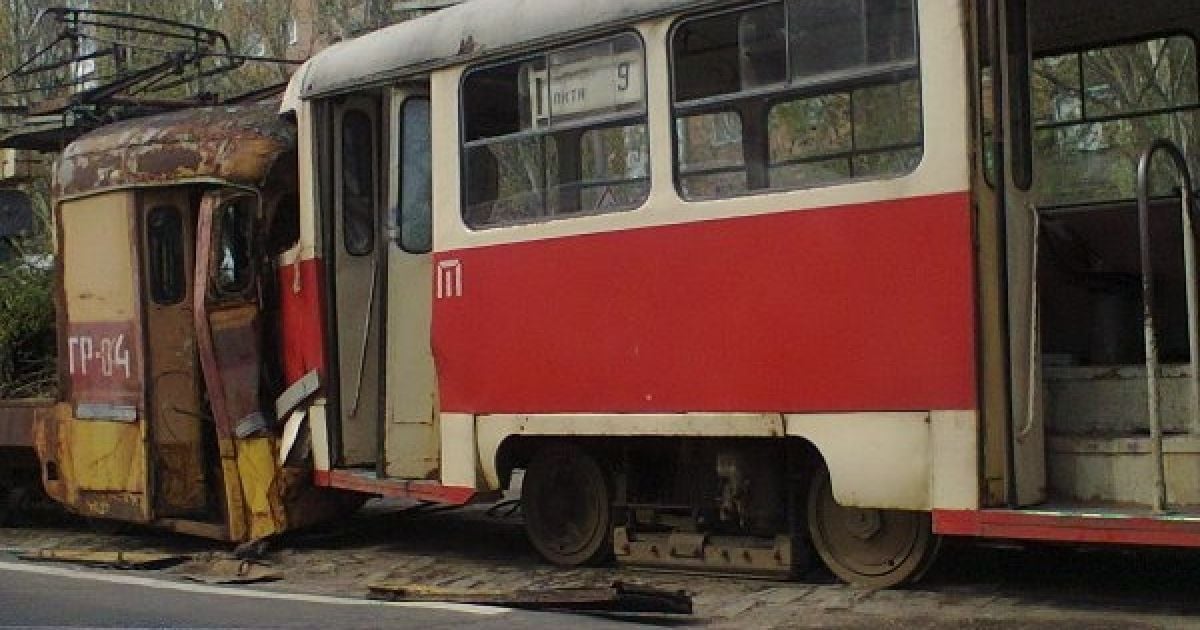 В оккупированном Донецке грузовой трамвай протаранил пассажирский