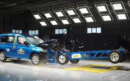 Доступний в Україні новий Volkswagen Caddy вперше отримав найвищу оцінку за підсумками краштестів: відео