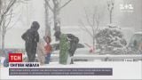 Японію паралізувала снігова заметіль
