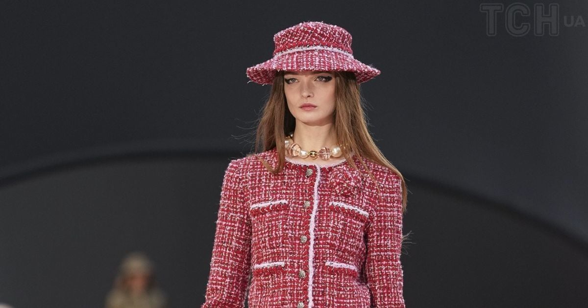 Показ Chanel осінь-зима 2025-2026