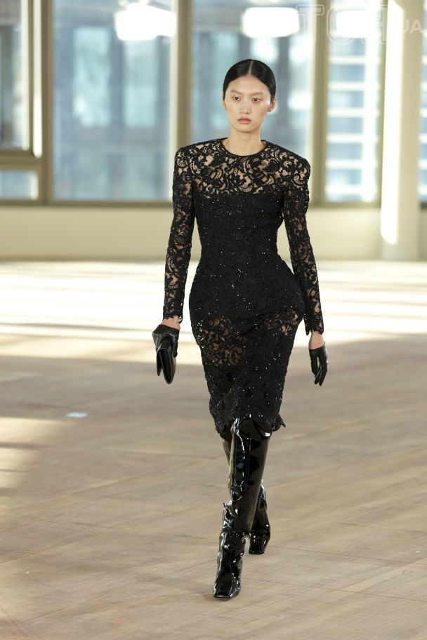 Показ Stella McCartney осінь-зима 2025-2026 / © Associated Press