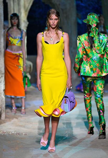 Коллекция Versace трет-а-порте сезона весна-лето 2021 / © East News