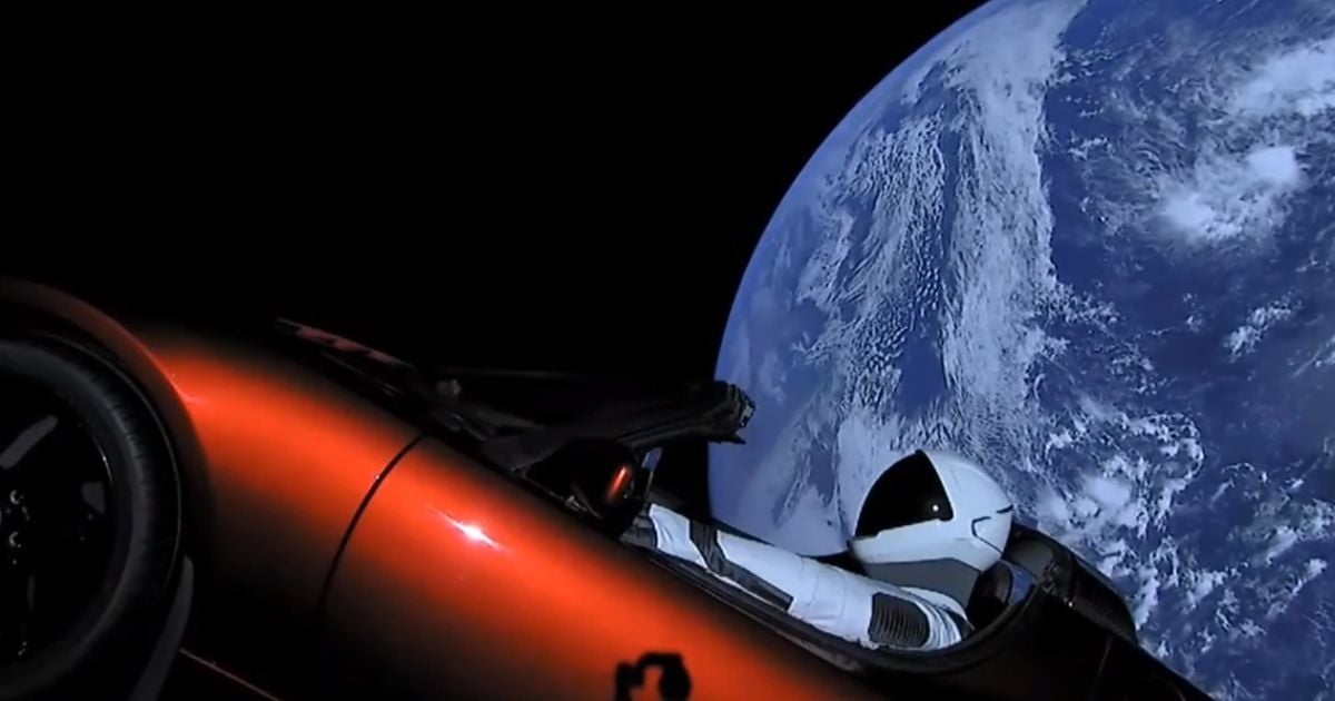 Tesla разложится в космосе за пару лет