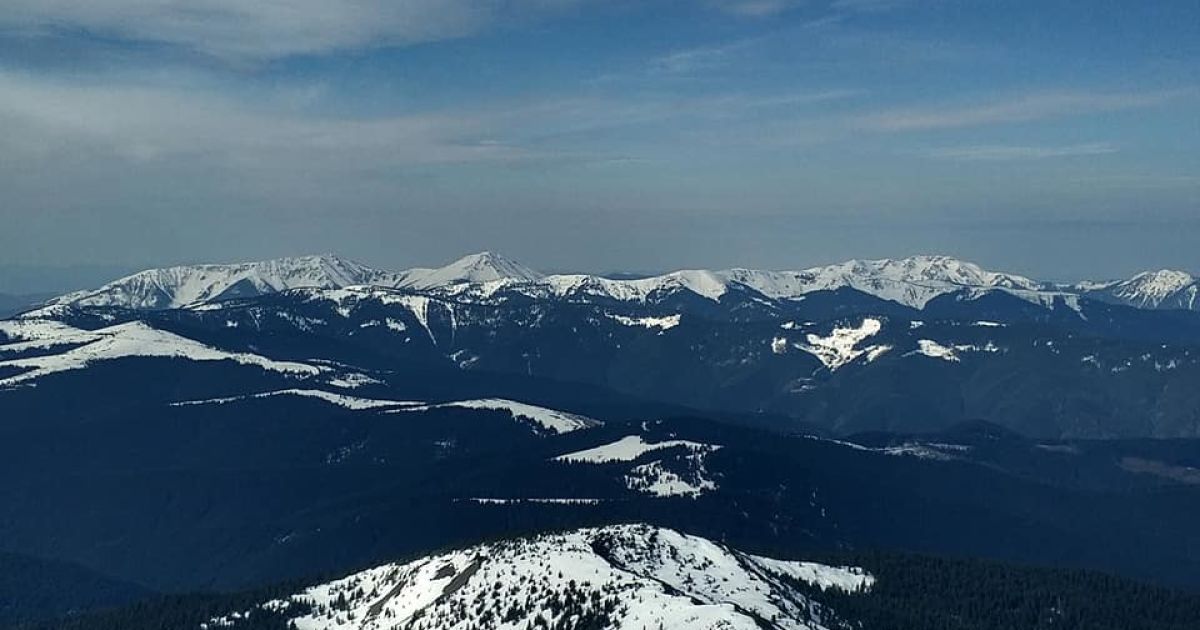 У Карпати завітала весна: в горах потепліло і поступово тане сніг (фото)