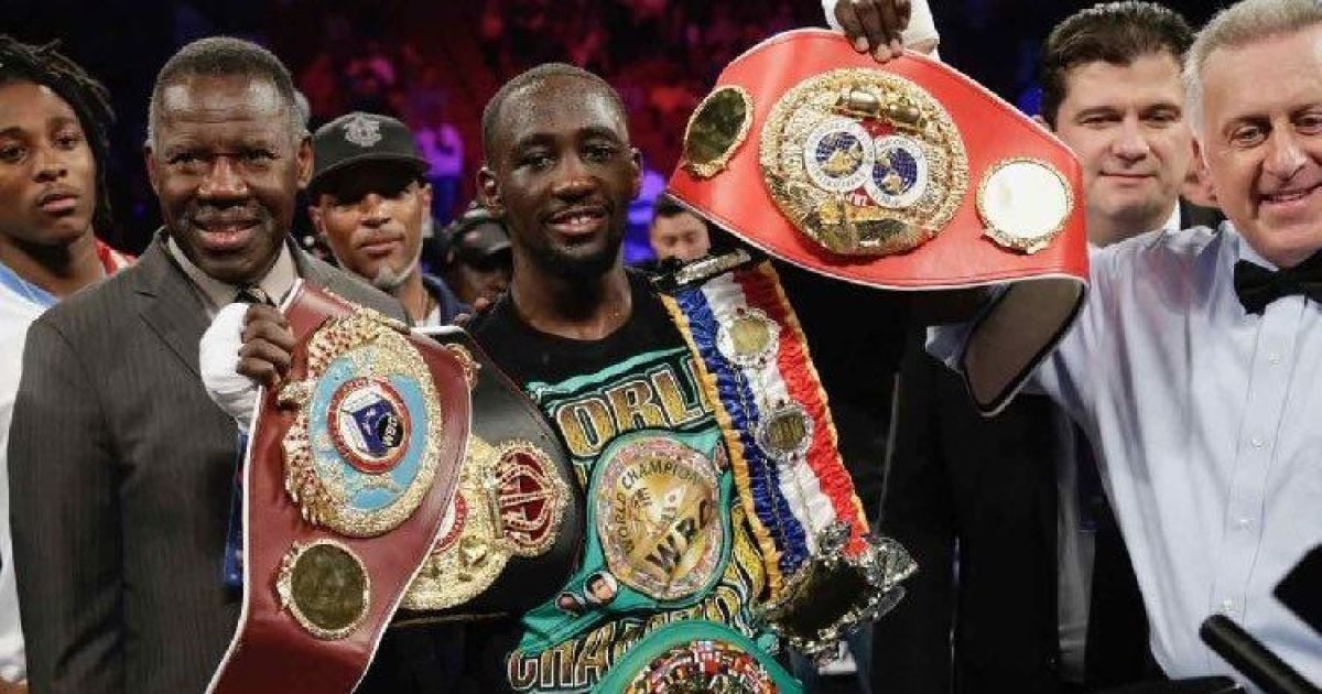 Абсолютний чемпіон світу відмовився від пояса IBF через небажання битися з росіянином