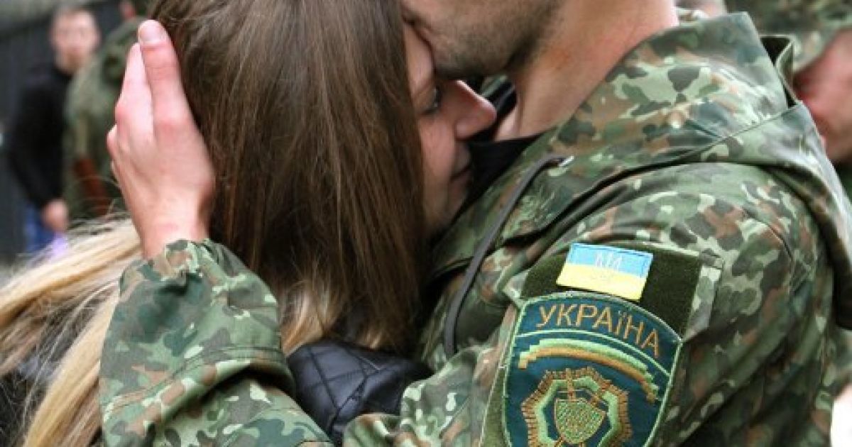 Бойцы "Ивано-Франковска" отправились в зону АТО. / © УНИАН