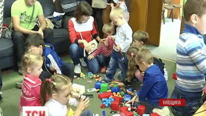 У місті Богуслав батьки дошкільнят влаштували протест проти об’єднання груп у дитсадку