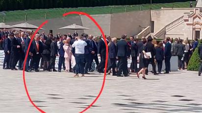Албанский премьер поцеловал в шею итальянку Мелони, а президент Молдовы "обломала" Орбана