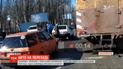 В Николаеве двое мужчин перешли дорогу сквозь салон авто, которое остановилось на "зебре"