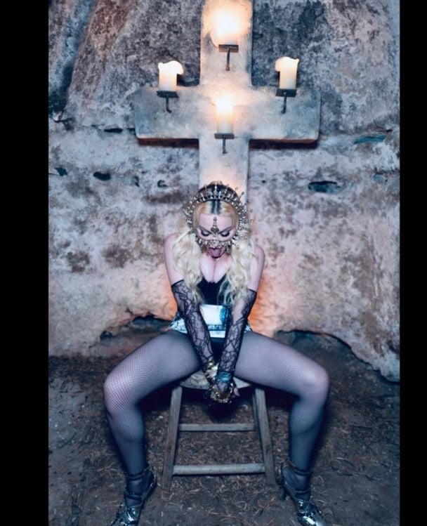 Мадонна не перестает эпатировать фанов образами / © instagram.com/madonna