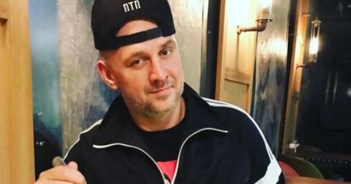 Потап зробив селфі з Поплавським у жіночому туалеті