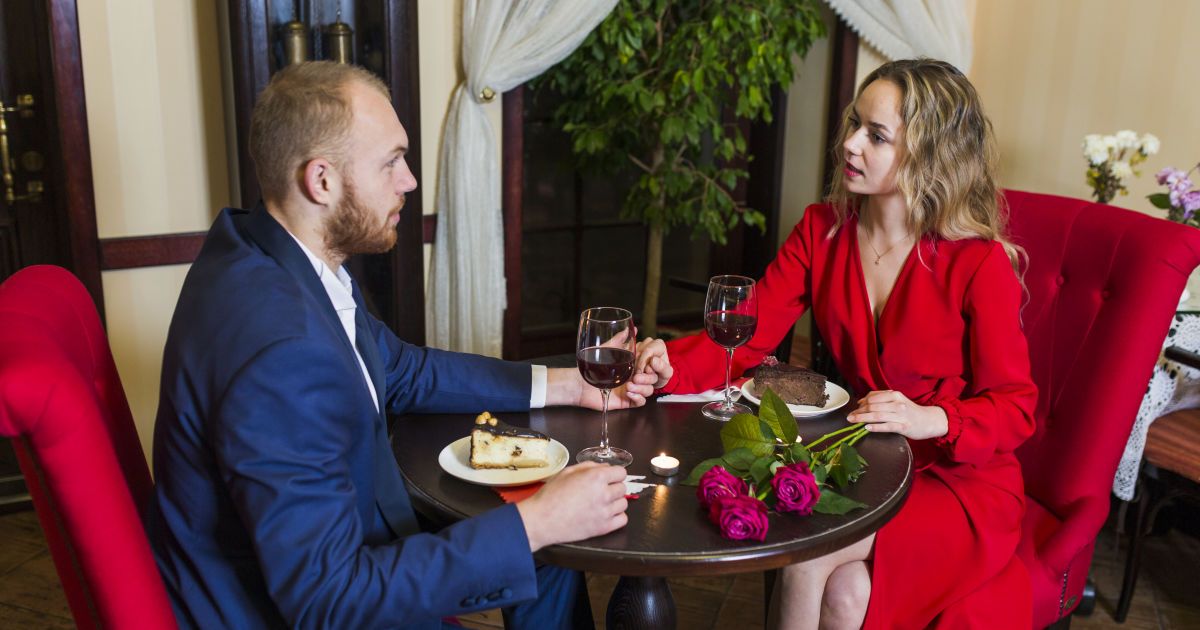 Пара в ресторані