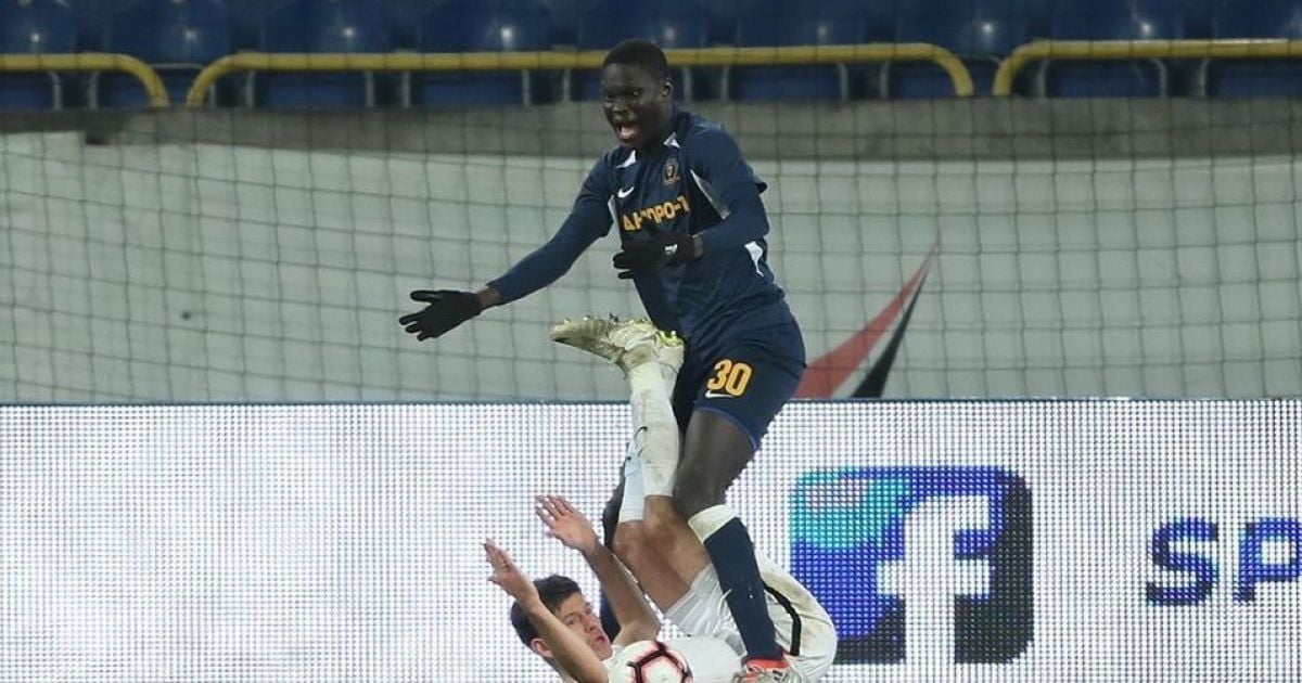 "Це бл*дь п*здець". Футболіст "Дніпра-1" Папа Гуйє емоційно зреагував на суддівство