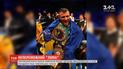 Украинский боксер Василий Ломаченко победил британца Люка Кэмпбелла
