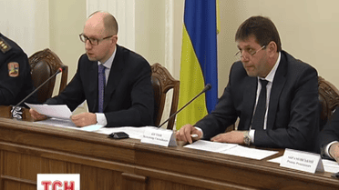 Прем’єр-міністр доручив силовикам посилити заходи безпеки в країні до травневих свят