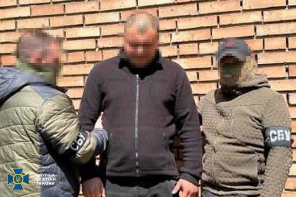 "Зливали" дані у ТікТок: СБУ затримала блогерів, які публікували координати військових