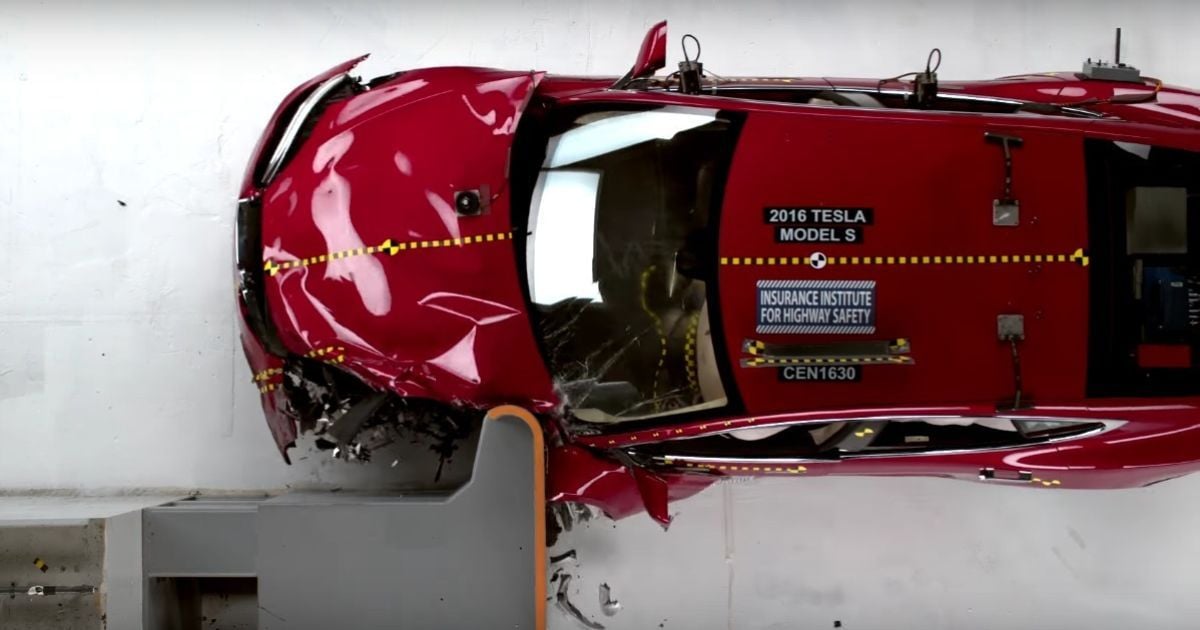 Tesla Model S и BMW i3 не дотянули до получения высшей награды на краш-тестах IIHS