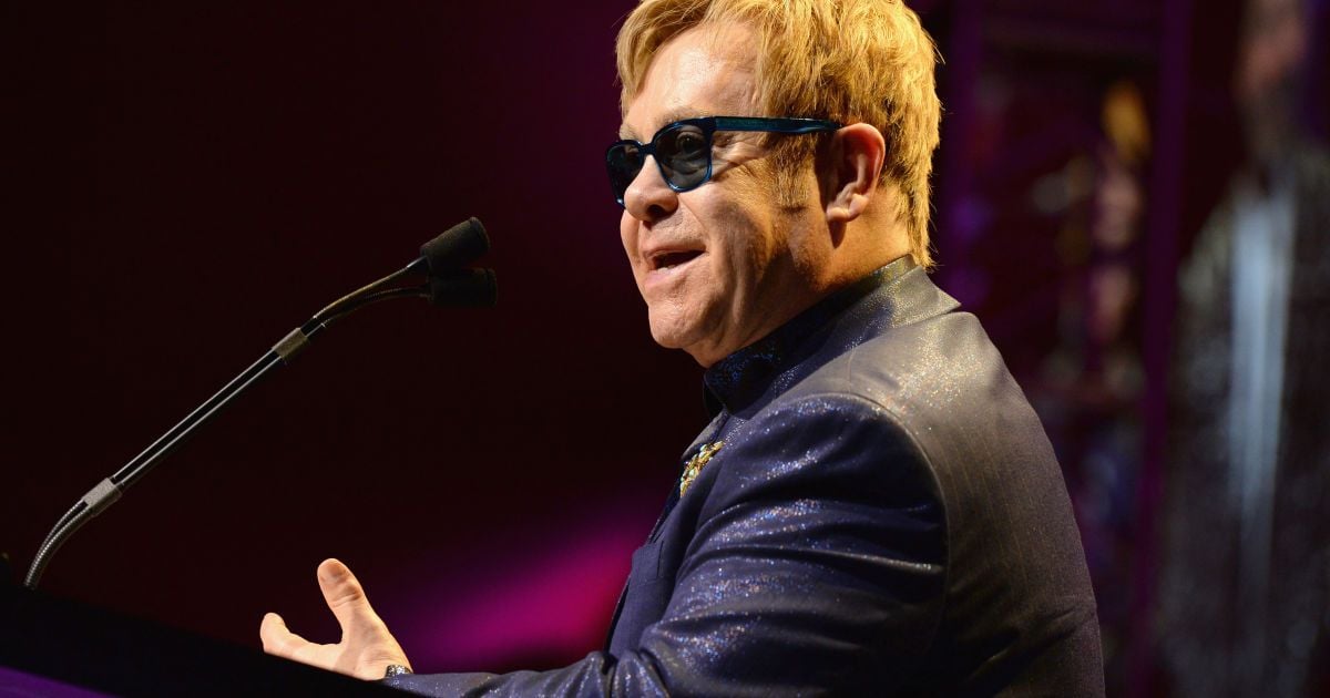 Ностальгия по прошлому: Элтон Джон выпустил новый клип в стиле ретро