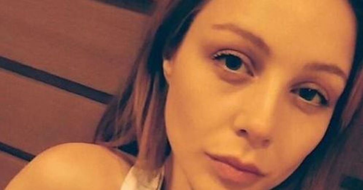Тіна Кароль показала, як "катують" її вухо заради зліпка