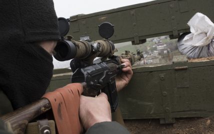 На передовой подорвался украинский военнослужащий. Ситуация на Донбассе