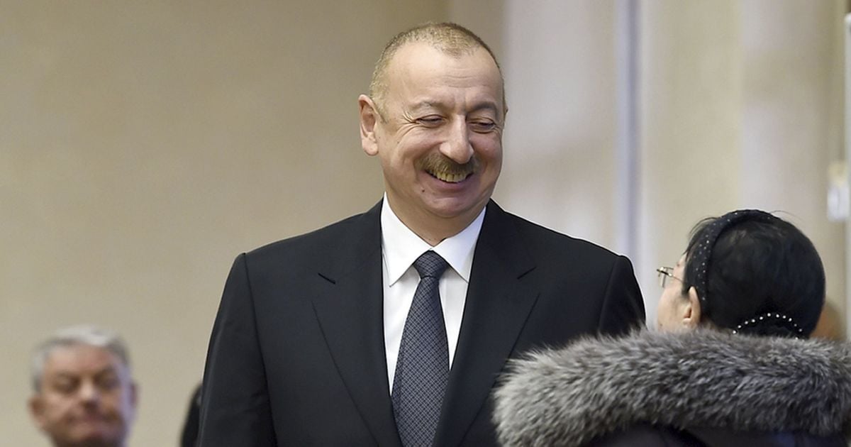 "Пашинян, де твій статус?": Алієв посміявся з прем'єра Вірменії після підписання перемир'я у Карабасі