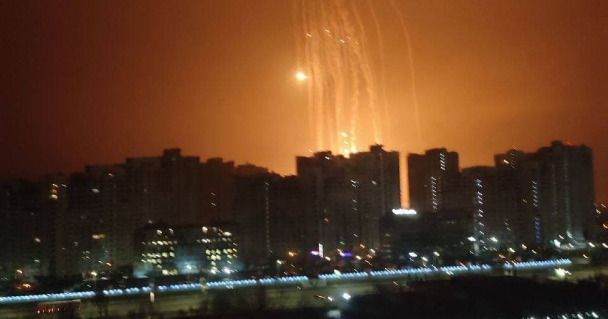З'явилися фото ракетних обстрілів у Києві