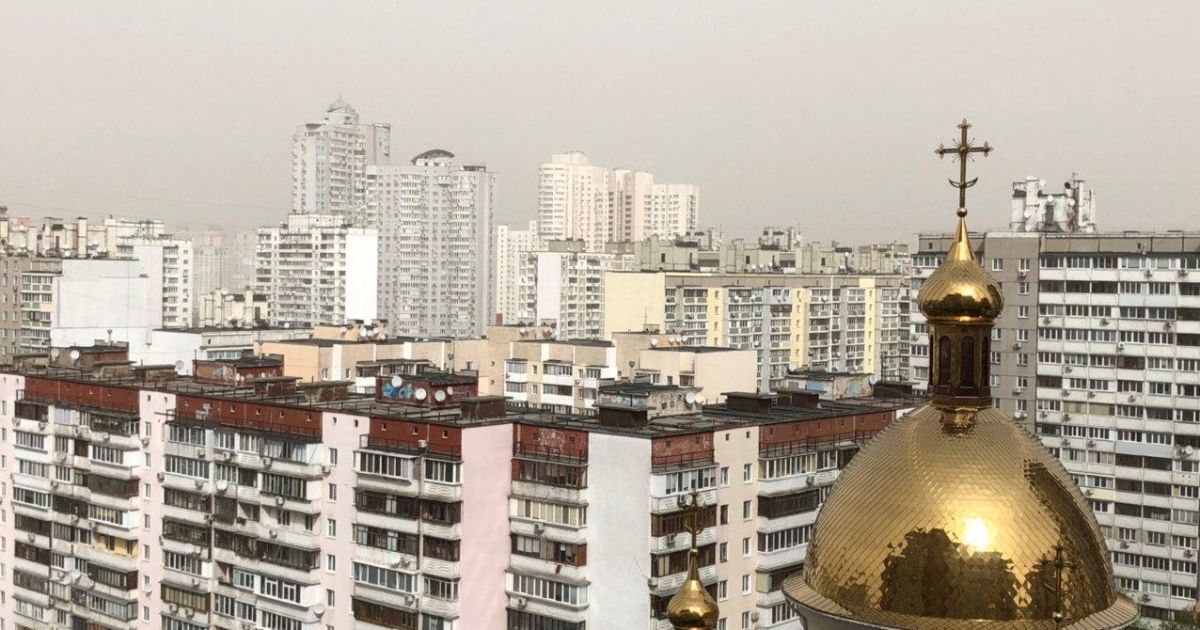 Київ та область накрила пилова буря: очевидці зафіксували стихію на відео