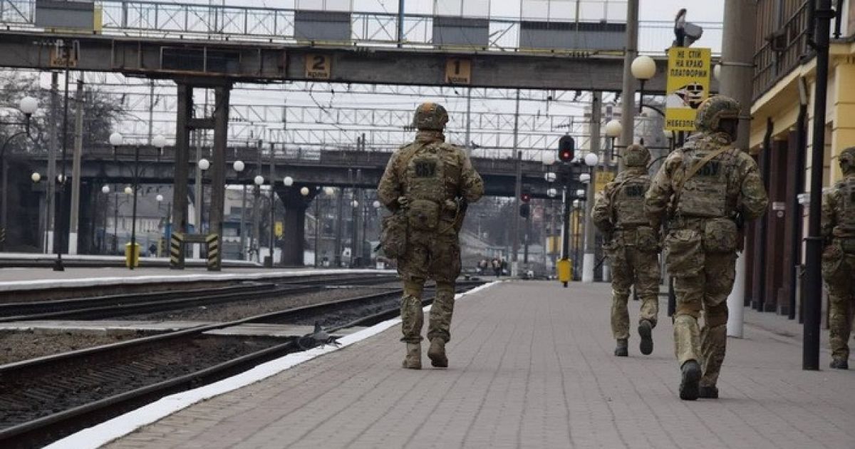Ключевые объекты украинских городов взяли под охрану спецназовцы СБУ