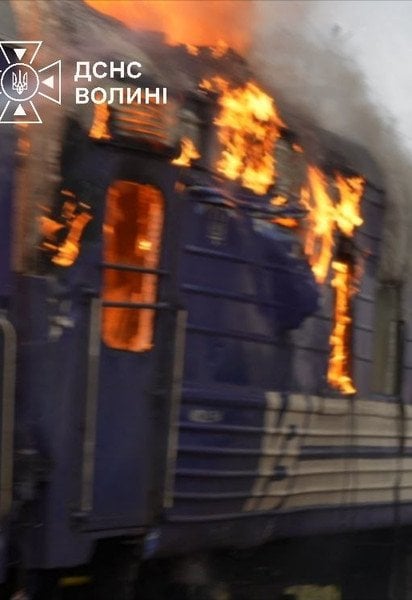 РФ вдарила по потягу на вокзалі Луцька.