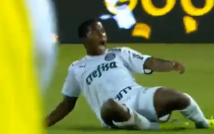 За голову схопилися навіть одноклубники: 15-річний футболіст бразильського клубу забив неймовірний шедевр (відео)