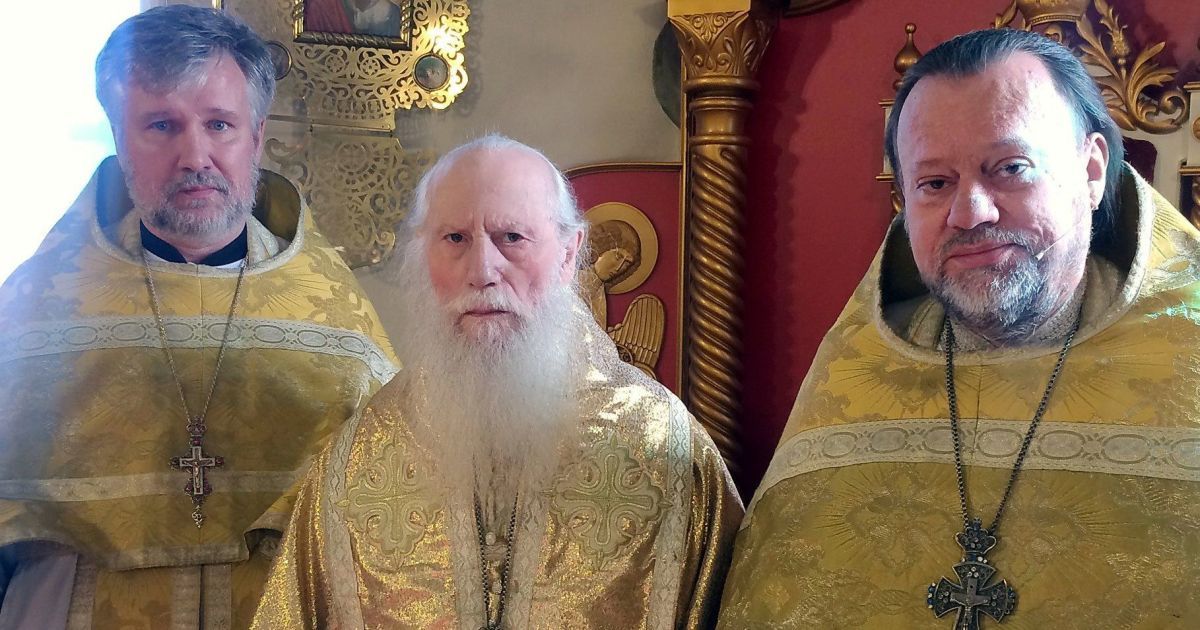 Віктор Кулигін (крайній зліва)