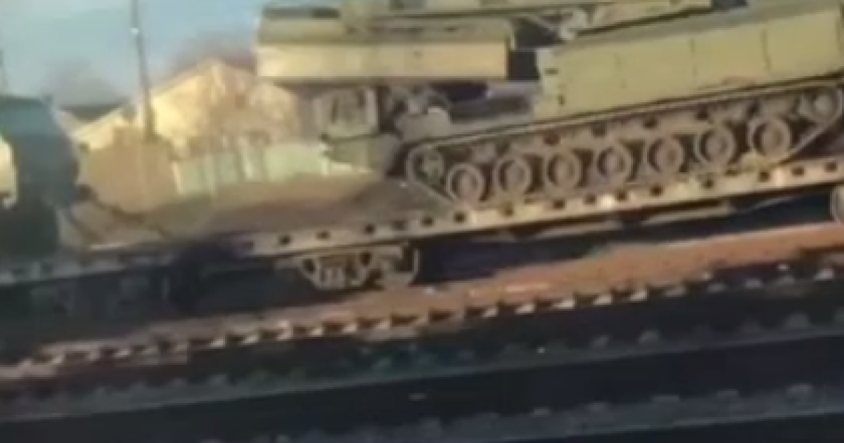 В Джанкої українські партизани зафіксували великий ешелон техніки окупантів (відео)