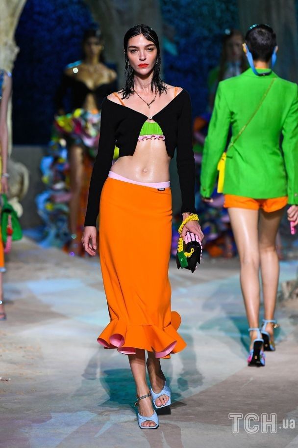 Колекція Versace трет-а-порте сезону весна-літо 2021 / © East News