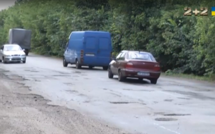 Журналисты проинспектировали ямочный ремонт украинских дорог