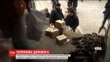 Люди з різних міст України відправляють гуманітарну допомогу жителям Авдіївки