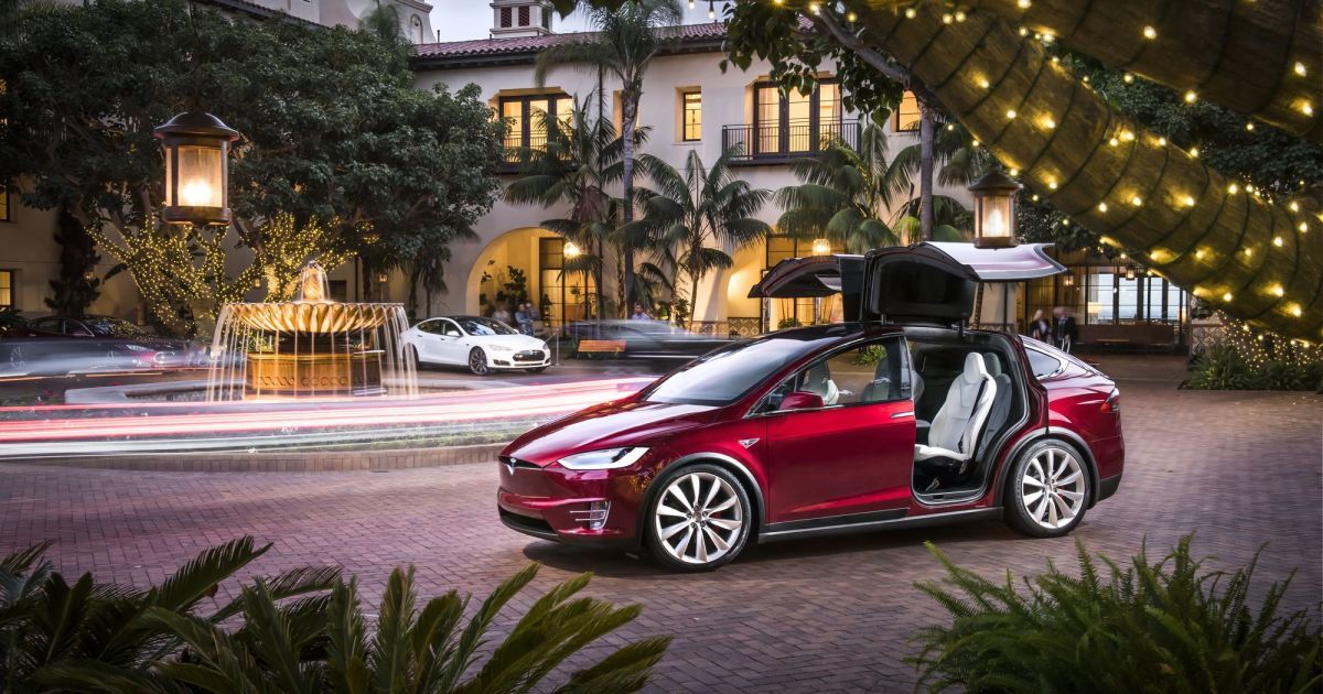 Tesla модернизировал кроссовер Model X