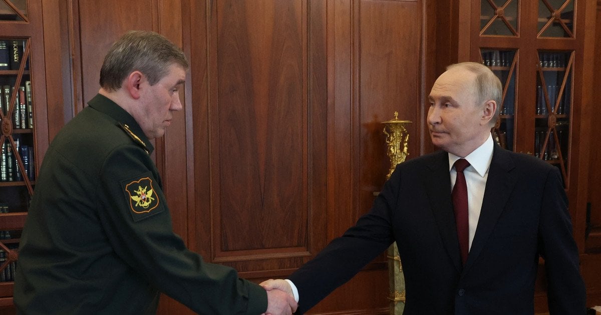 Валерий Герасимов и Владимир Путин