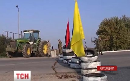 "Правый сектор" установил дополнительный блокпост на въезде в Крым