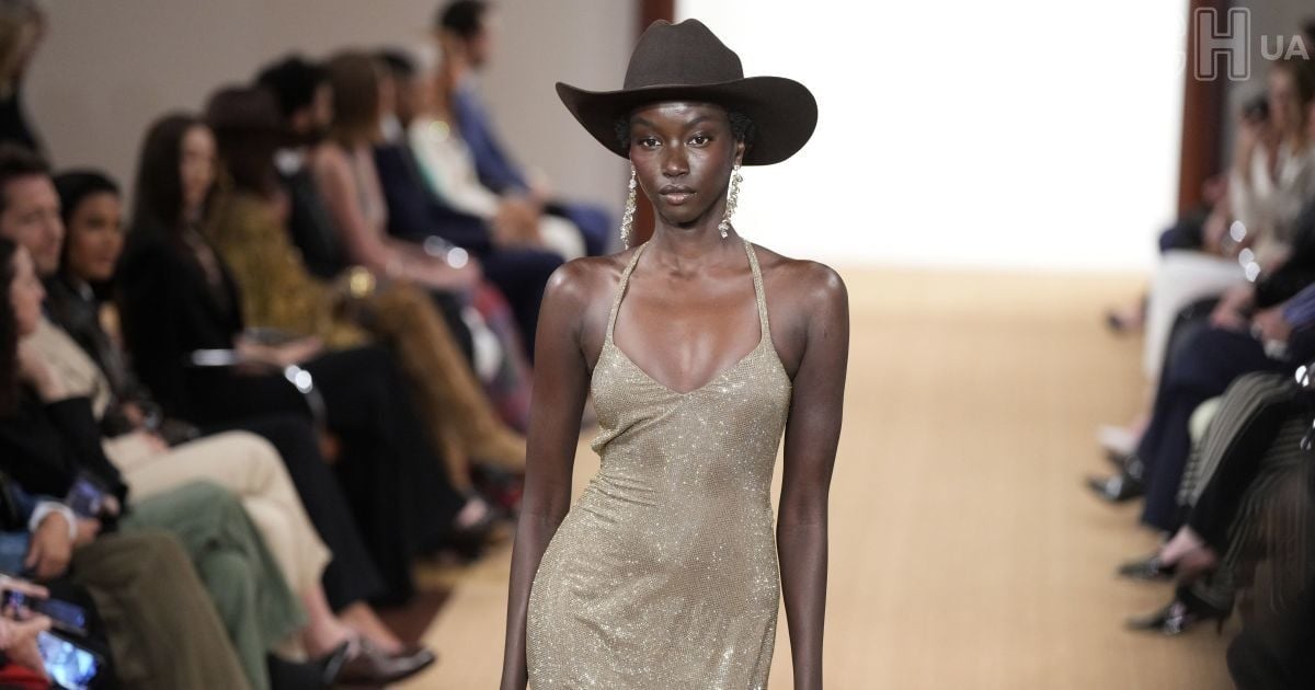 Показ Ralph Lauren Fall/Holiday 2024