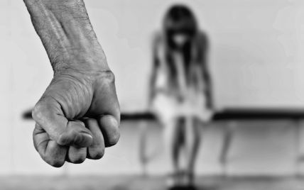 На Ивано-Франковщине посреди белого дня на улице изнасиловали 11-летнюю девочку