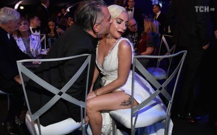 Офіційно: Леді Гага розійшлася зі своїм нареченим
