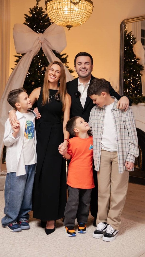Григорій Решетнік із дружиною та синами / © instagram.com/kristina_reshetnik
